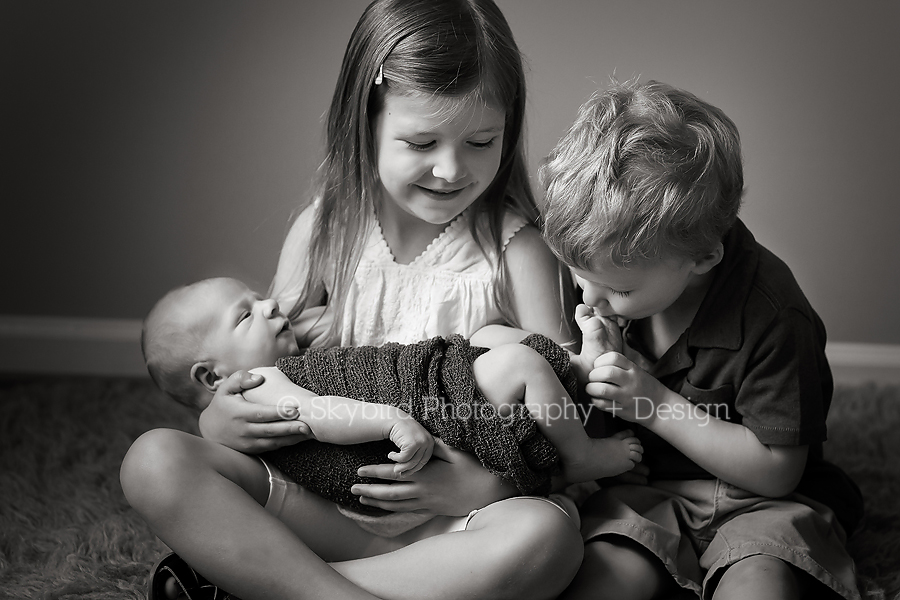 Forest Lakes Newborn Photographer